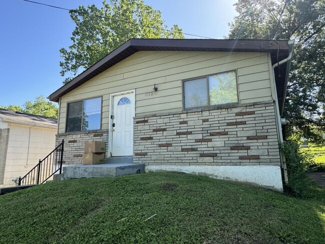 Building Photo - Lovely 2 Bedroom / 1 Bath for Rent - Section 8 Welcome