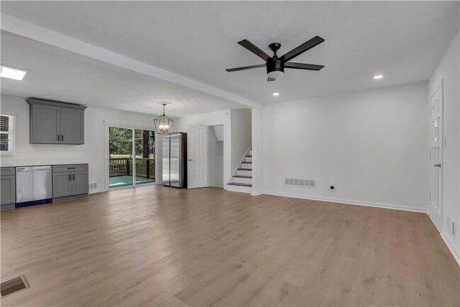 Photo - 2928 Dover Dr NW