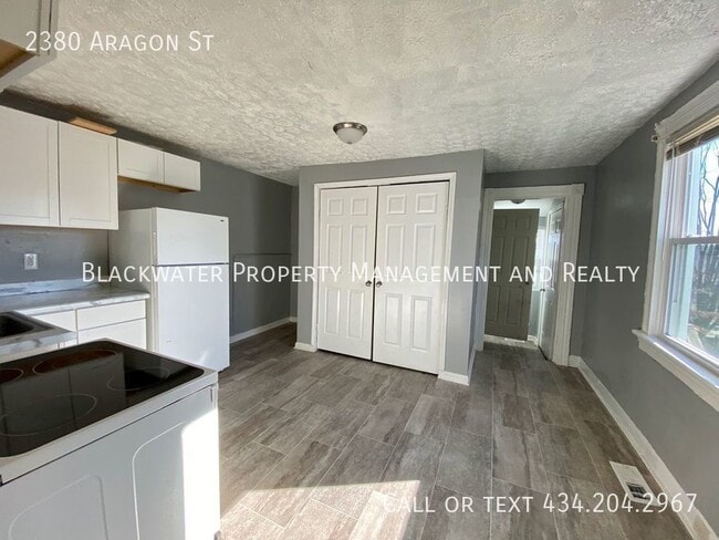 Photo - 2380 Aragon St