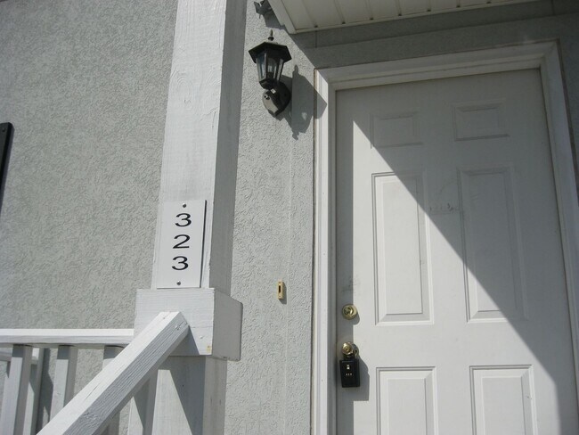 Photo - 323 Laurel Oak Ln