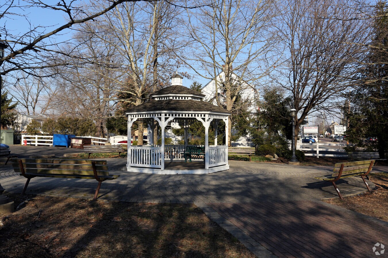 Photo - Ashland Manor