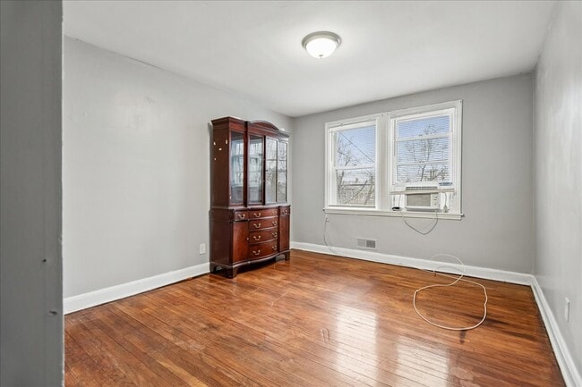 Photo - 3914 Erdman Ave