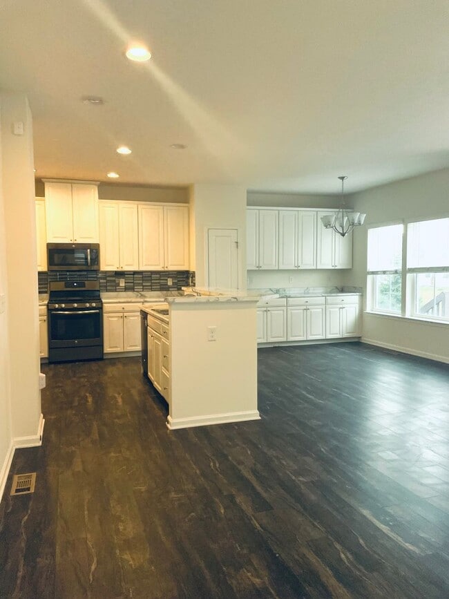 Photo - Beautiful 3BR 2.5BA Home w/ Pool & Fitness Access• In-Unit Laundry • Deck in Dublin