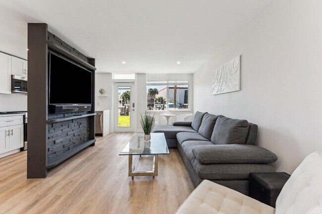 Photo - 108 Paradise Harbour Blvd Unit 107