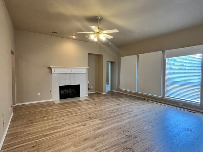Photo - Beautifully Updated 4-Bedroom Home with Community Pool & Excellent Schools!