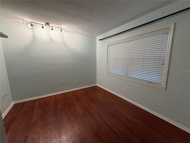 Photo - 701 SW 28 St