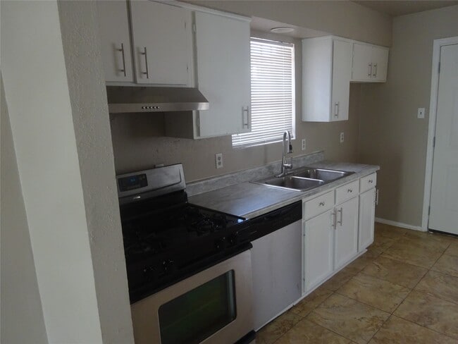 Photo - 5130 Wickview Ln