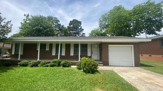 Building Photo - 5703 Del Prado Dr