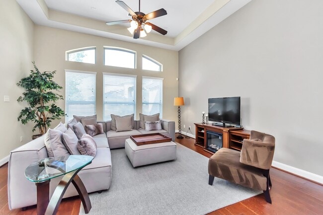 Photo - 63 S Victoriana Cir