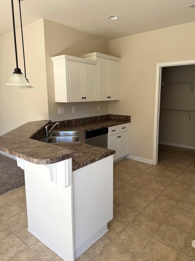 Photo - 312 Crown Heights Way