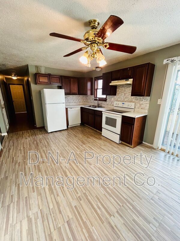 Photo - 5081 Pine Ridge Rd N