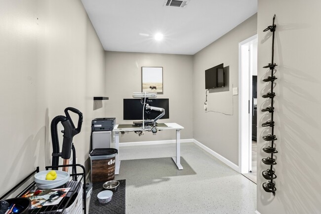 Photo - 467 Reseda Dr