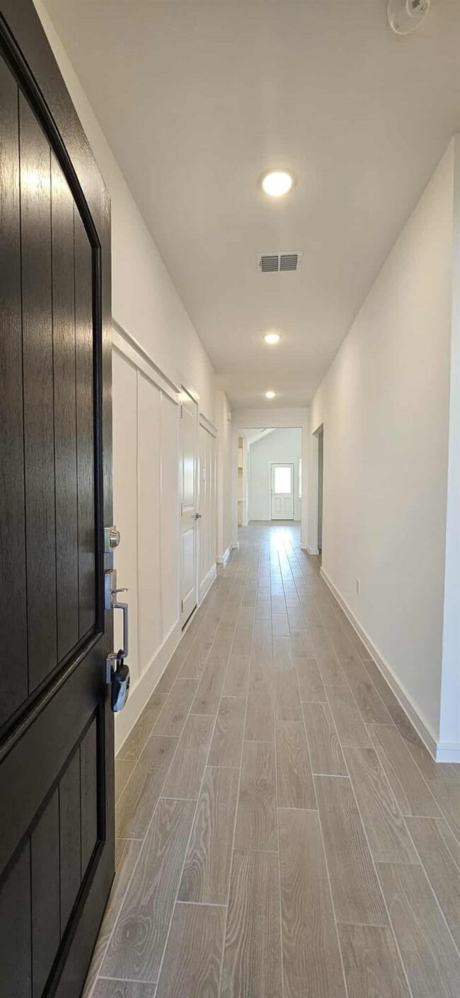 Photo - 8422 Bay Oaks Dr