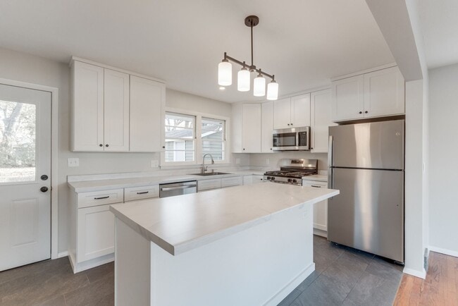 Building Photo - Fully remodeled 4 Bed / 2 bath ranch home