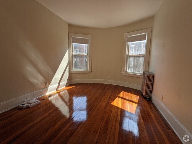 Building Photo - 1463 Beacon St Unit 5 Rental