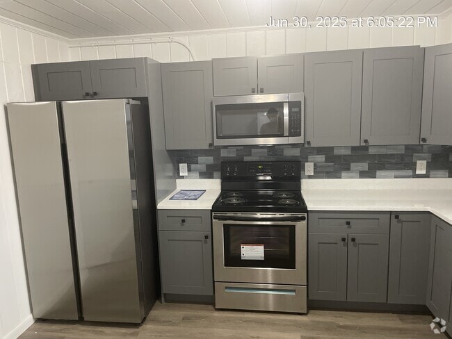 Building Photo - 4000 Greenwood Ave Unit y 2 Rental