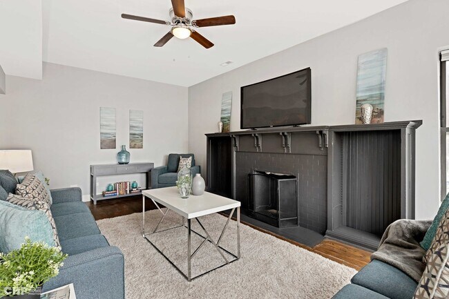 Photo - 414 E 44th St Unit 2