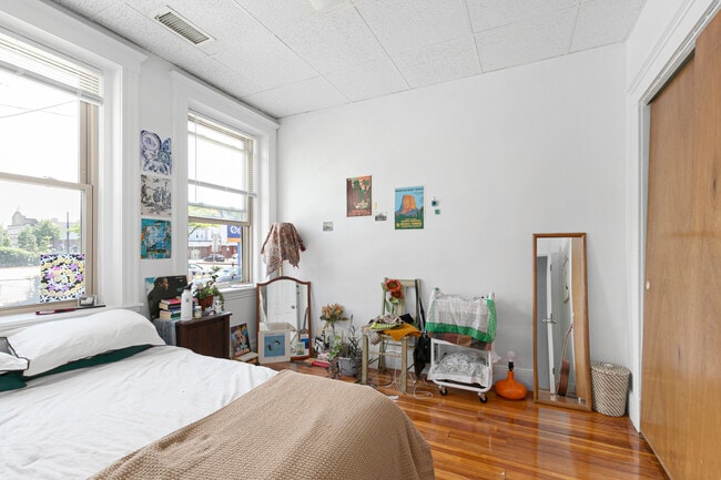 19 Woodbridge St Unit 9-11
