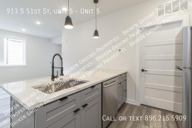 Photo - 913 S 51st St Unidad 5