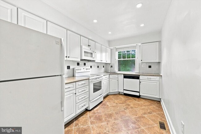 Photo - 500 E Lancaster Ave Unit 127A