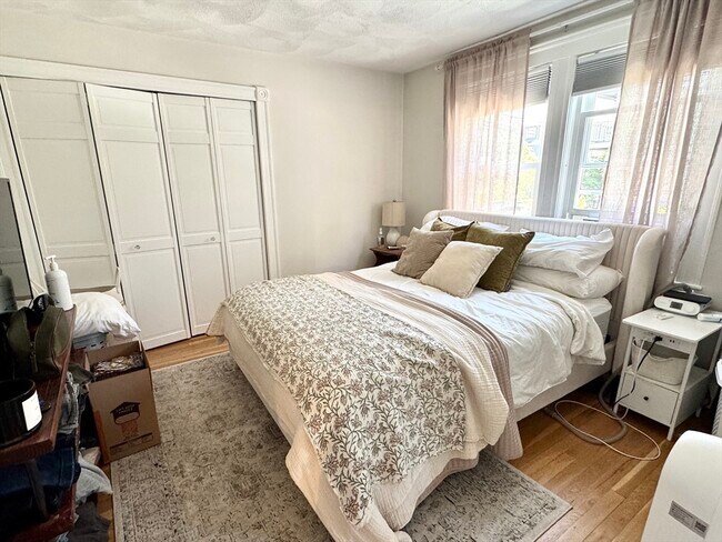 Photo - 62 Varnum St Unit 1
