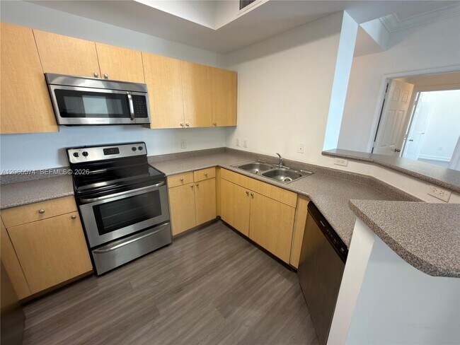 Photo - 1919 Van Buren St Unidad 818A