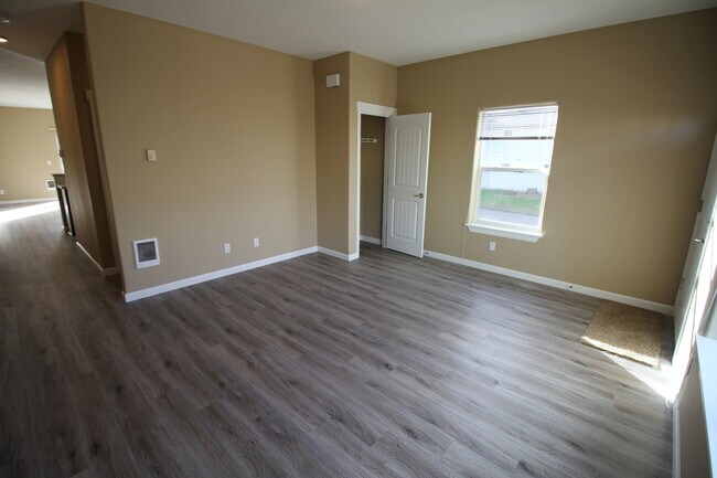 Photo - 1544-1546 Tripp St SE