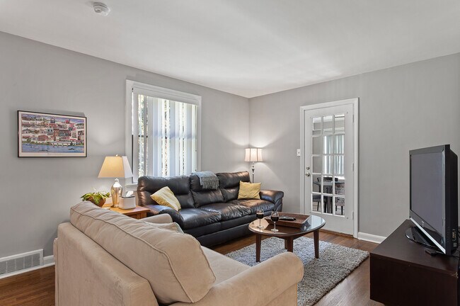 Photo - 1208 W Valley Dr