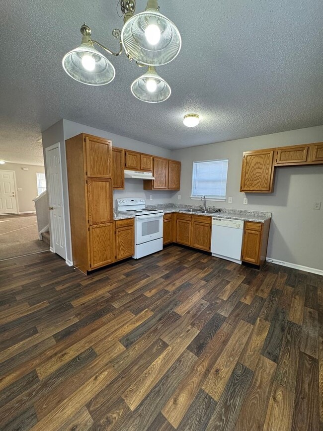 Photo - Avon - 4 BR home!