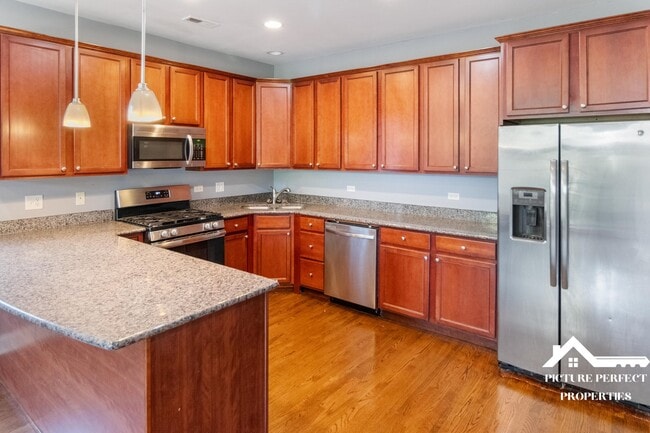 1437 E 65th Pl Unit 2