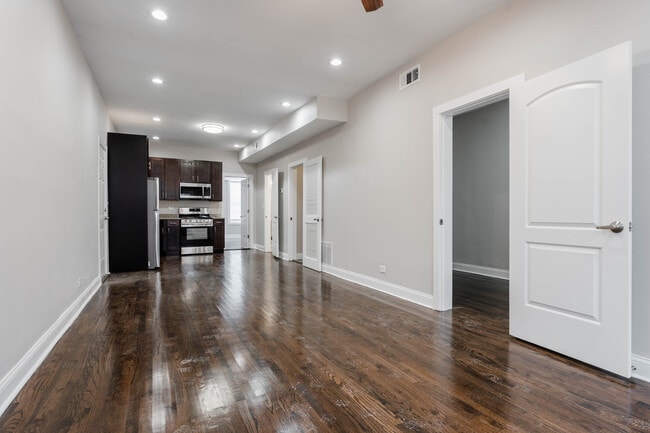 Photo - 2031 W Moffat St Unit 1