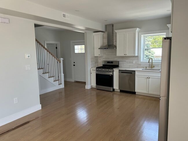 Photo - 150 Rumney Rd Unit 2