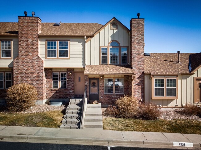 Stunning Townhome with Mountain Views in R... - Stunning Townhome with Mountain Views in R...