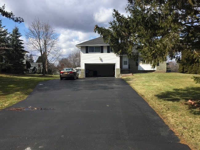 Photo - 25 Pinnacle Rd