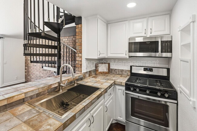 Photo - 381 Orange Blossom