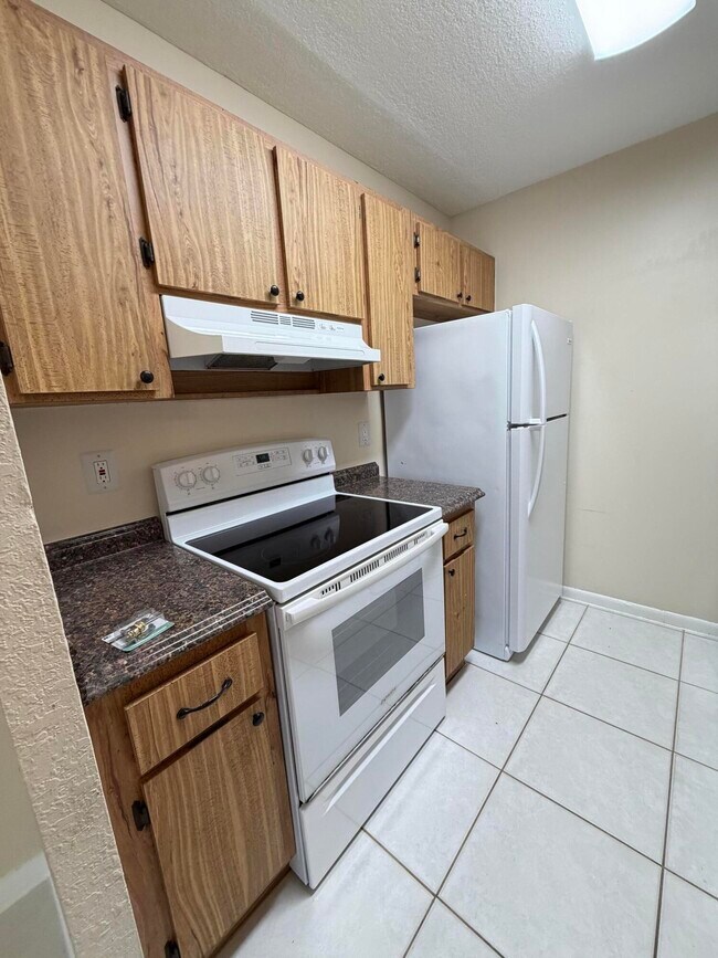 Photo - 9980 Twin Lakes Dr Unidad 35-C