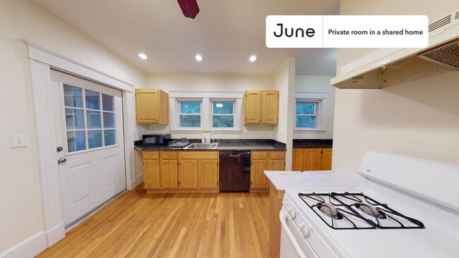 Photo - Room in Shared 3 bed/1 bath home Unidad A