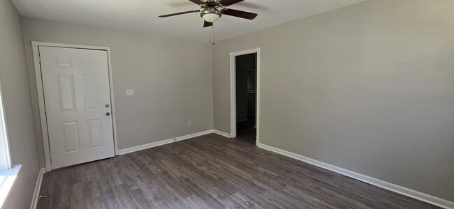 Photo - 744 Oakwood St