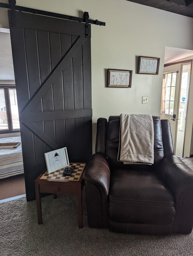 Photo - 4709 Cedarvale Rd Unidad #2 Upper