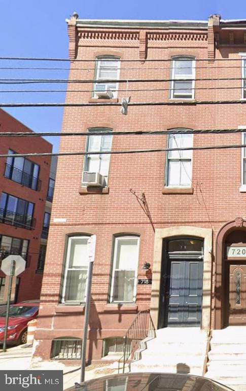 Building Photo - 718 N 16th St Unit 3