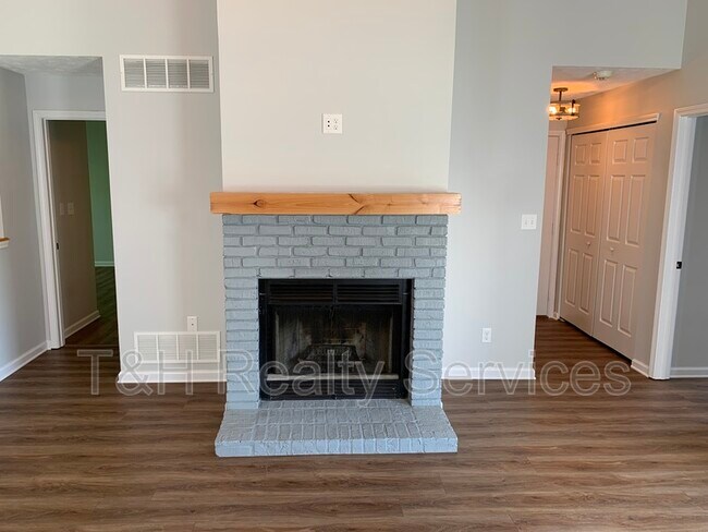 Photo - 9741 Roxbury Dr