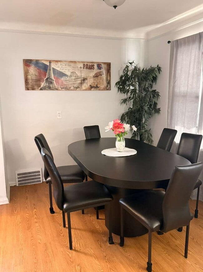 Photo - 24800 Dunning St