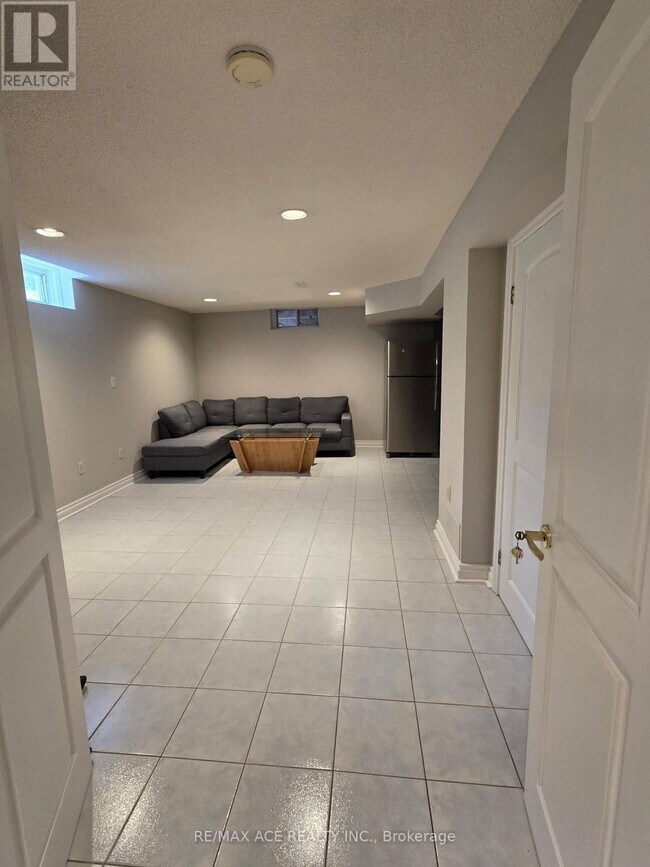 Photo - 25 Pilkington Crescent