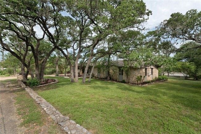 Photo - 610 Lancelot Way