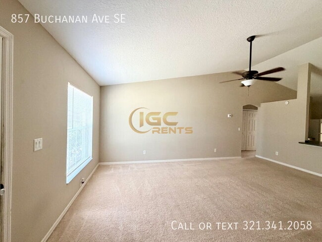 Photo - 857 Buchanan Ave SE