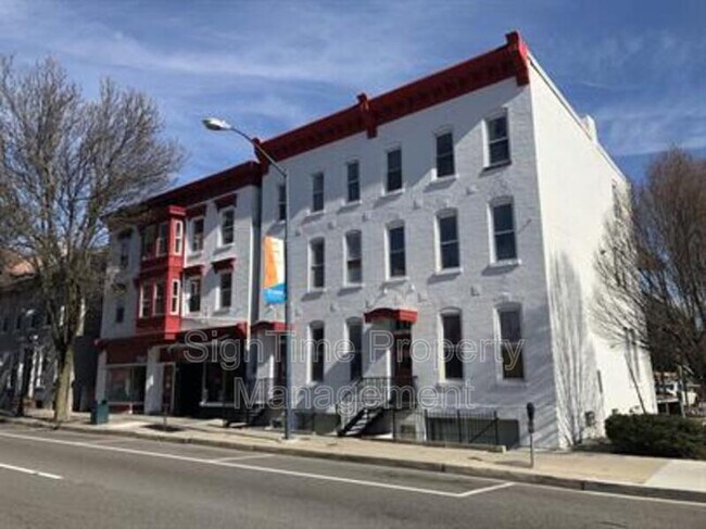 38-44 E Washington St