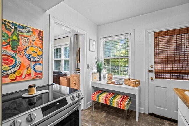 Photo - Downtown Townhouse Available 1 Nov 25!