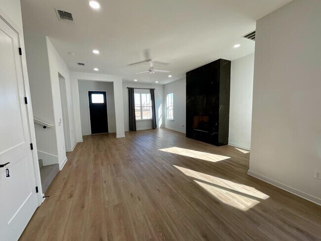 Photo - 12106 Savannah Ave