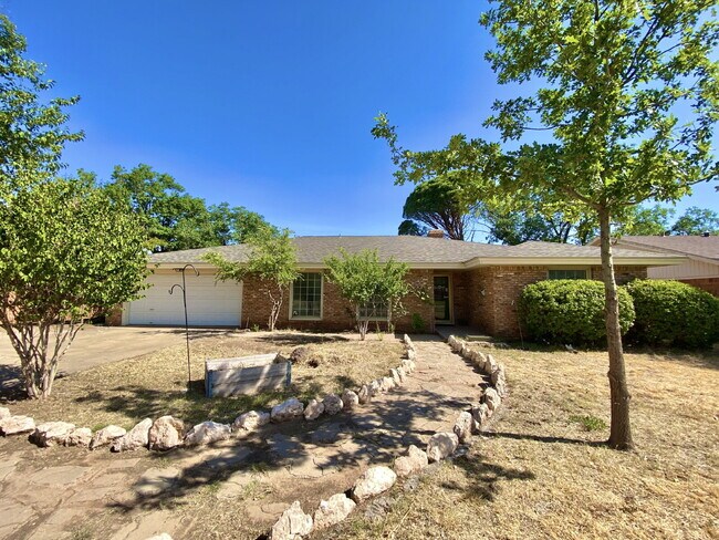 Photo - Spacious 4-Bedroom, 3-Bath Home in Central...