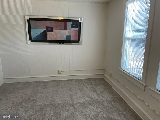 Photo - 439 Taylor Ave